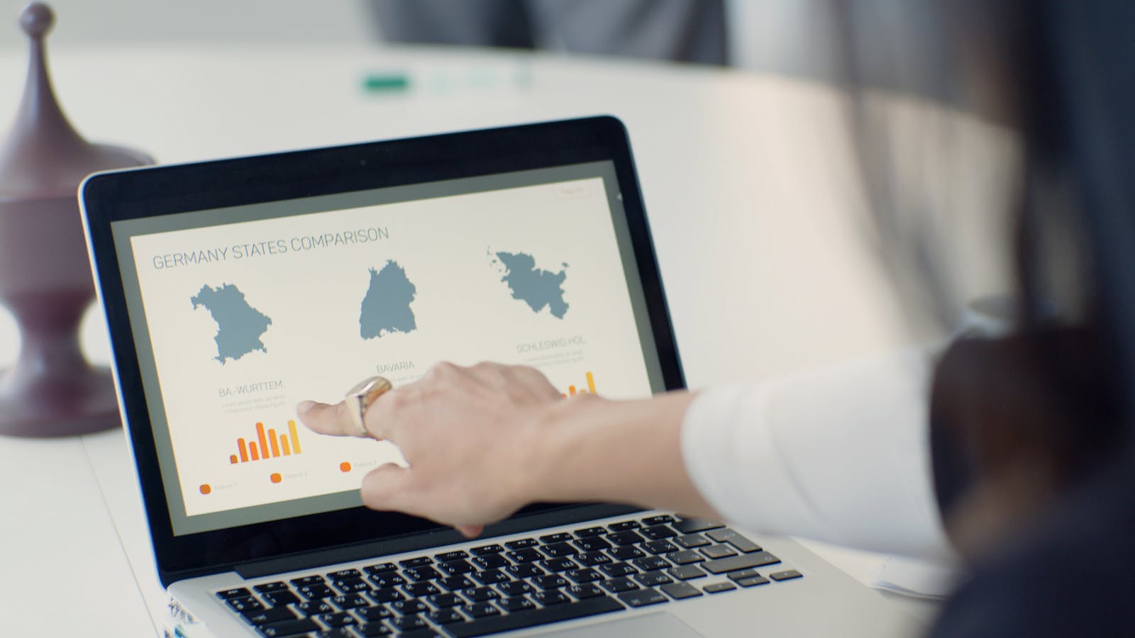 Zero-Touch IT: 8 Powerful Ways to Cut Helpdesk Load 20 business laptop planning session for a 90 day Zero-Touch IT roadmap