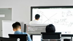 SaaS Bloat: How Mid-Market Enterprises Are Saving 30% by Consolidating Fragmented Software Vendors